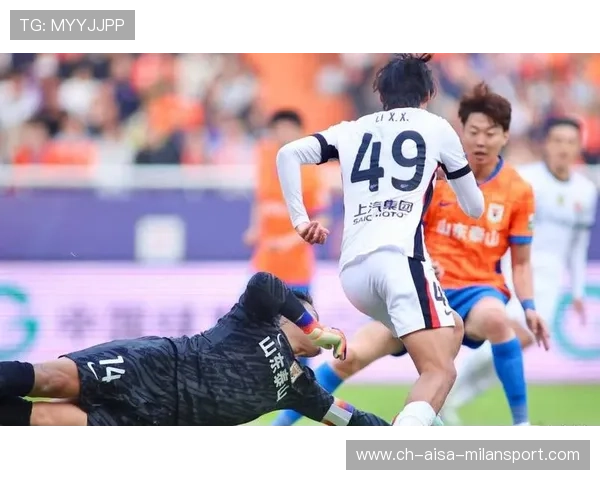 中超深圳队年轻人射门训练进步：新生力量崭露头角