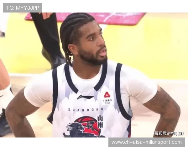 山东克里斯篮下连续得手，领先优势扩大