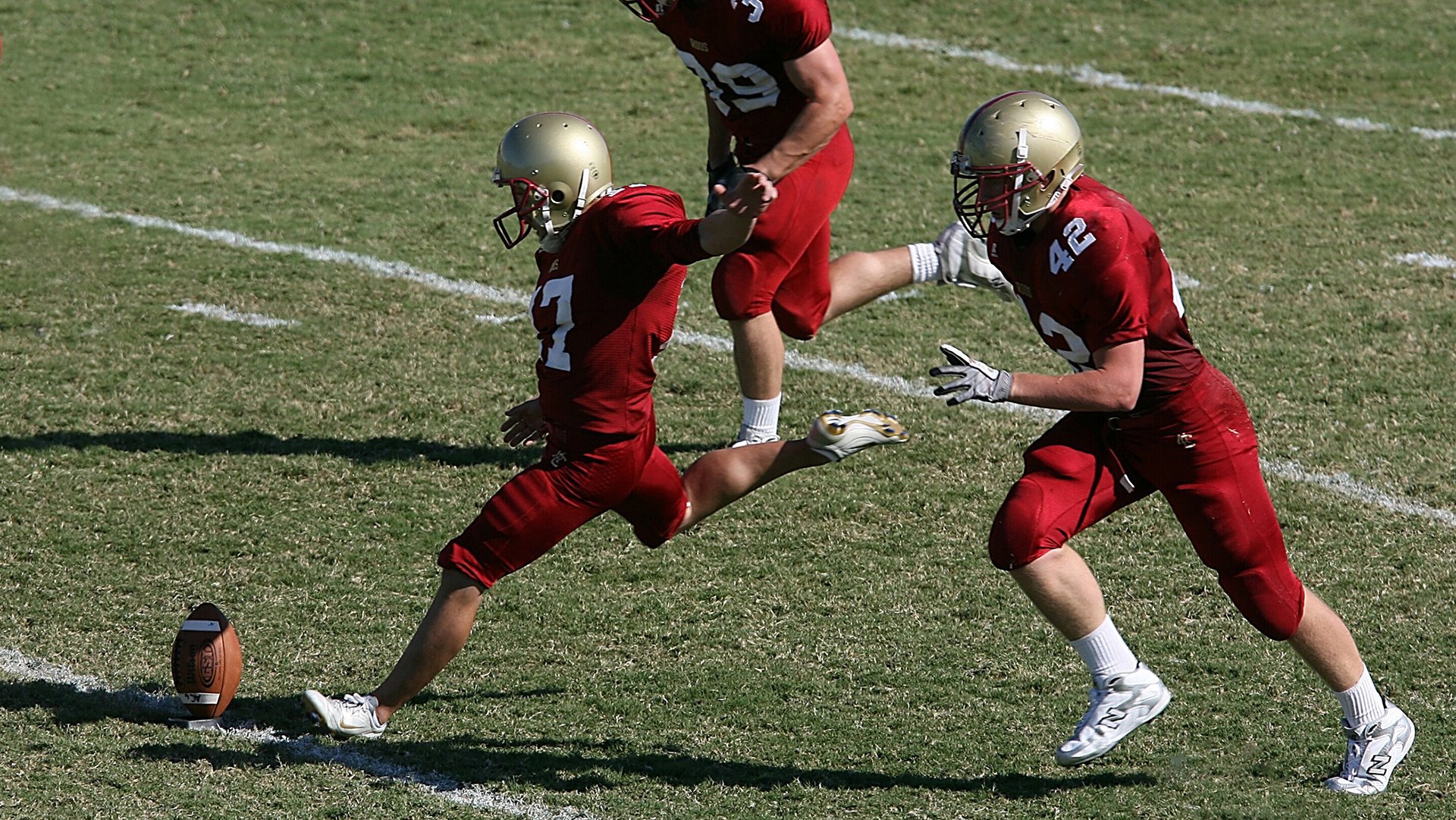 乔纳·隆戈的场上表现，带领全黑队进入世界橄榄球顶尖行列，橄榄球的乔丹